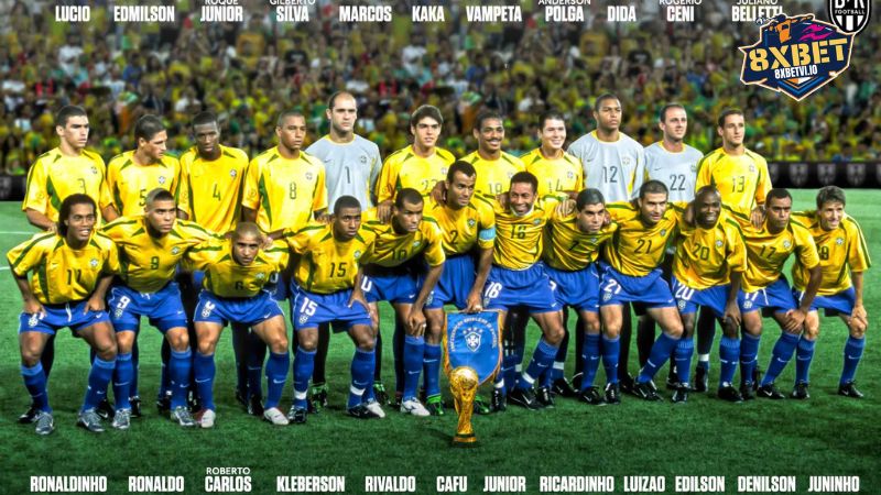 bo doi cafu va roberto carlos lien tuc leo bien Bộ đôi Cafu và Roberto Carlos liên tục leo biên